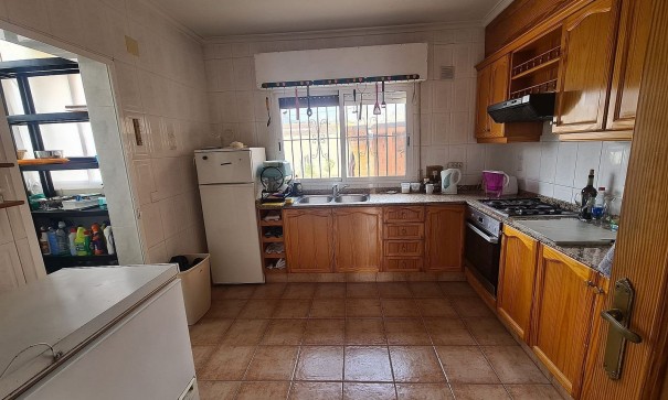 Videresalg - Byhus -
Salinas