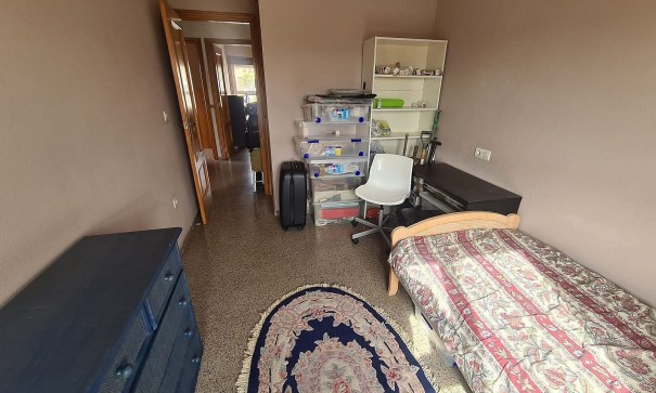 Videresalg - Byhus -
Salinas