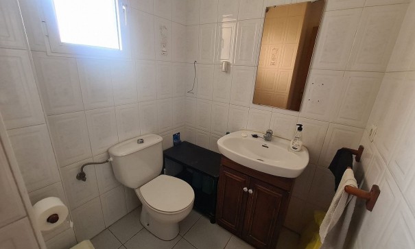 Videresalg - Byhus -
Salinas