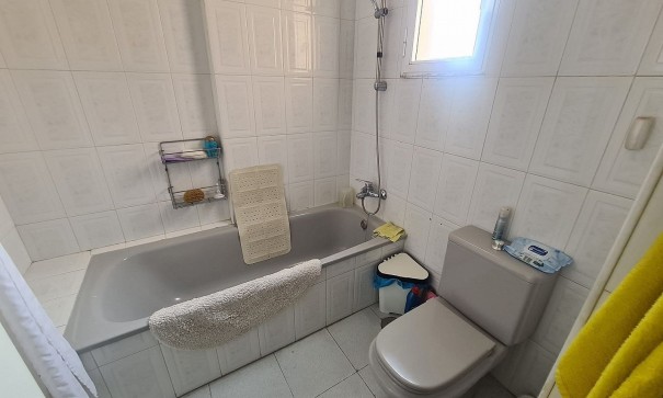 Videresalg - Byhus -
Salinas