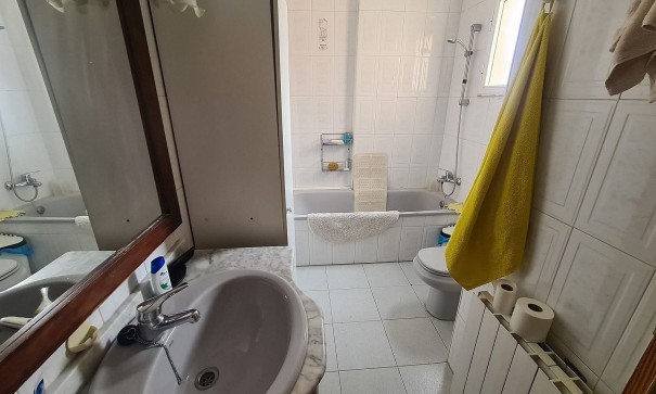 Videresalg - Byhus -
Salinas