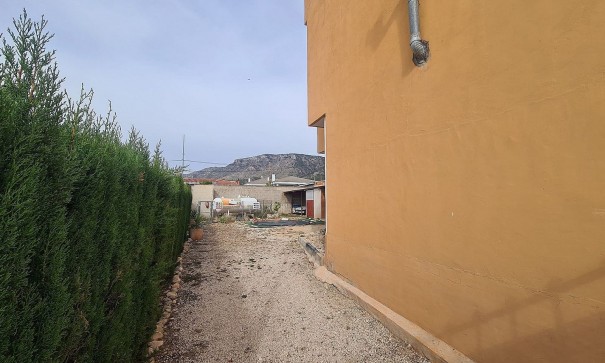 Videresalg - Byhus -
Salinas