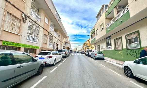 Revente - Appartement -
Torrevieja - Centro