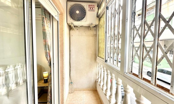 Revente - Appartement -
Torrevieja - Centro