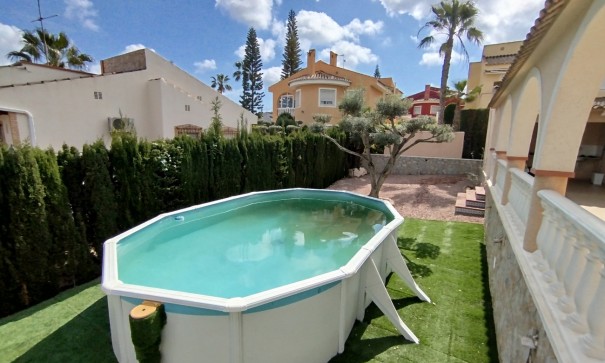 Videresalg - Fritliggende villa -
Rojales - La Marquesa Golf - Costa Blanca