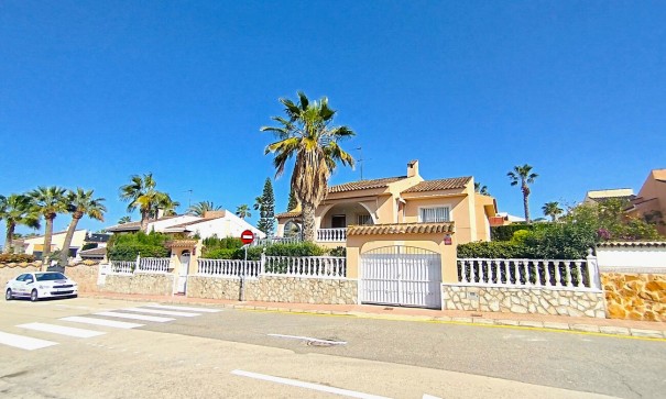 Videresalg - Fritliggende villa -
Rojales - La Marquesa Golf - Costa Blanca