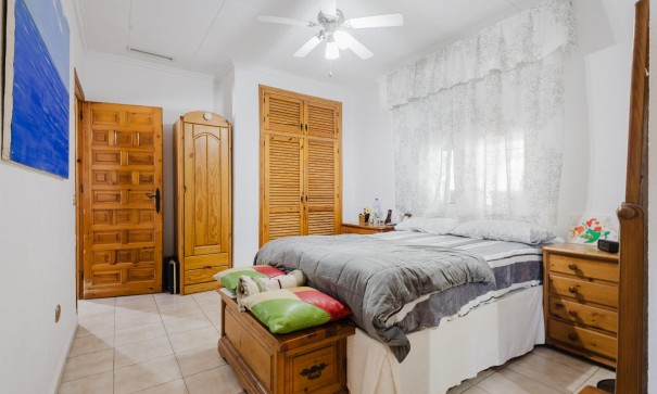 Resale - Wohnung Appartement -
Torrevieja