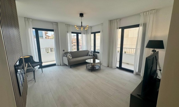 Resale - Wohnung Appartement -
Torrevieja