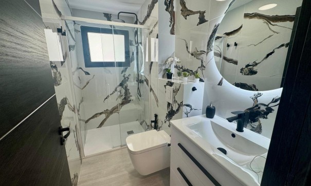 Resale - Wohnung Appartement -
Torrevieja