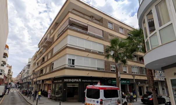 Resale - Wohnung Appartement -
Torrevieja
