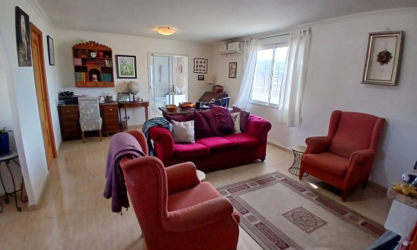 Sprzedaż - Nieruchomość jeździecka -
Monóvar