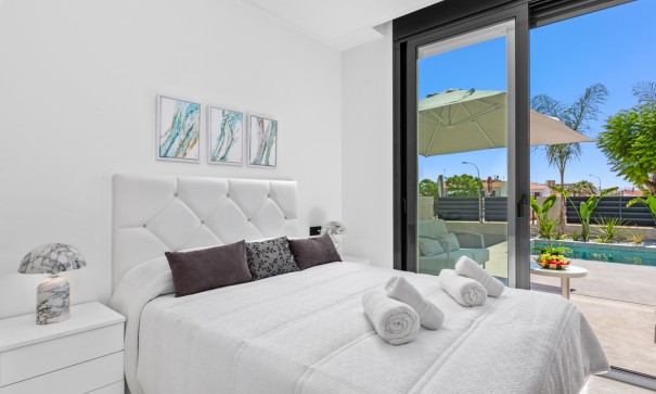 Venta - Chalet Independiente -
El Campello - El Amerador