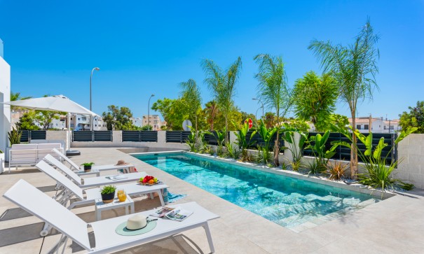 Venta - Chalet Independiente -
El Campello - El Amerador