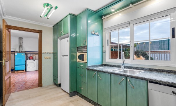 Sale - Villa -
Torrevieja