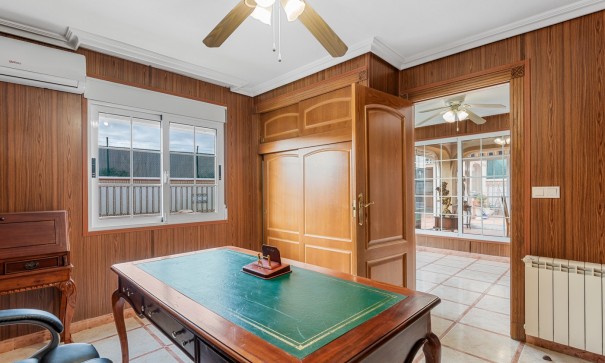 Sale - Villa -
Torrevieja