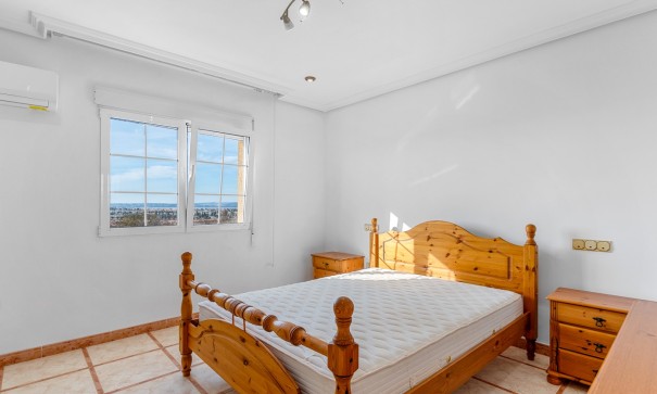 Sale - Villa -
Torrevieja