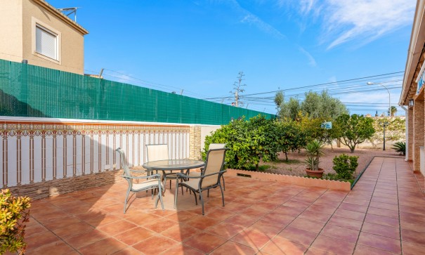 Sale - Villa -
Torrevieja