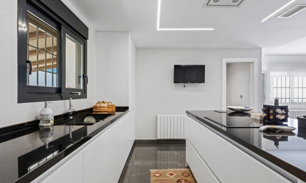 Herverkoop - Vrijstaande Villa -
San Juan de Alicante - Frank Espinós