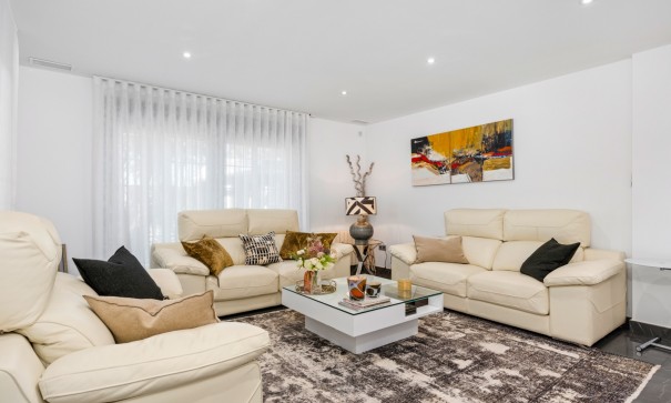 Herverkoop - Vrijstaande Villa -
San Juan de Alicante - Frank Espinós