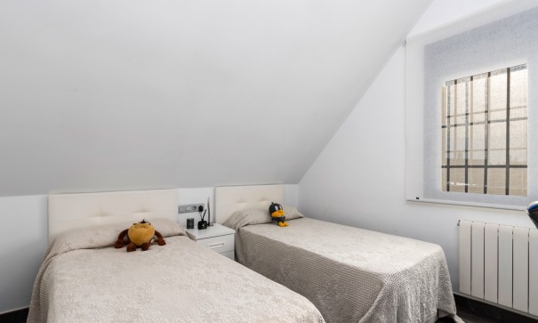 Herverkoop - Vrijstaande Villa -
San Juan de Alicante - Frank Espinós