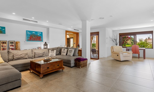 Sprzedaż - Willa wolnostojąca -
Elche - Elche/Elx