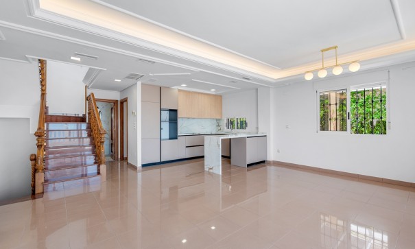 Videresalg - Fritliggende villa -
Torrevieja