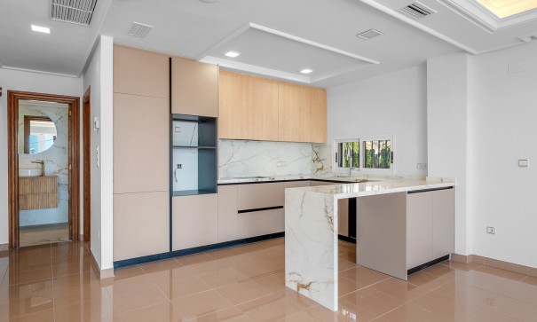 Videresalg - Fritliggende villa -
Torrevieja