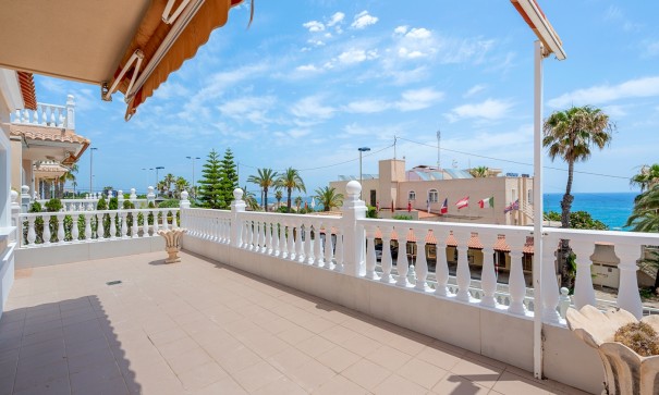 Videresalg - Fritliggende villa -
Torrevieja