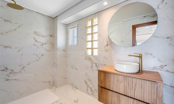 Videresalg - Fritliggende villa -
Torrevieja