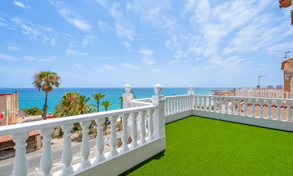 Videresalg - Fritliggende villa -
Torrevieja