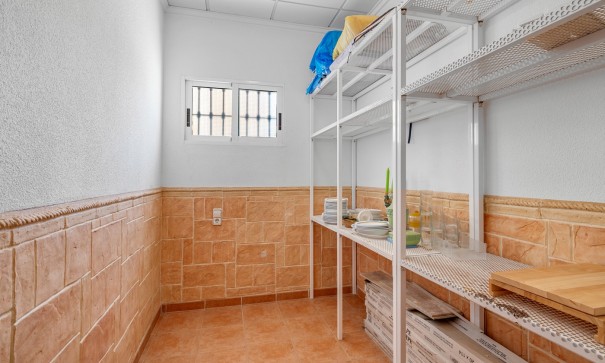 Videresalg - Fritliggende villa -
Torrevieja