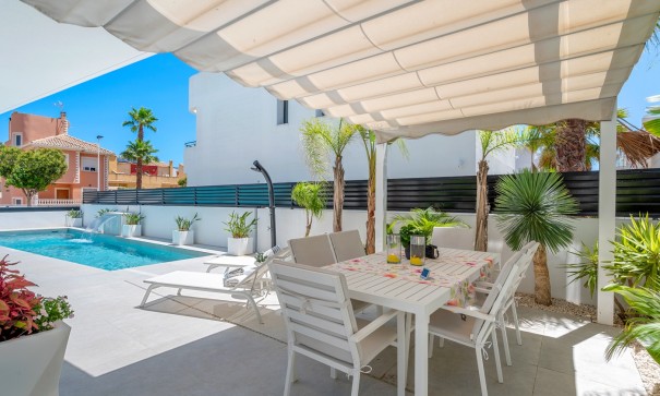 Sprzedaż - Willa wolnostojąca -
Guardamar del Segura