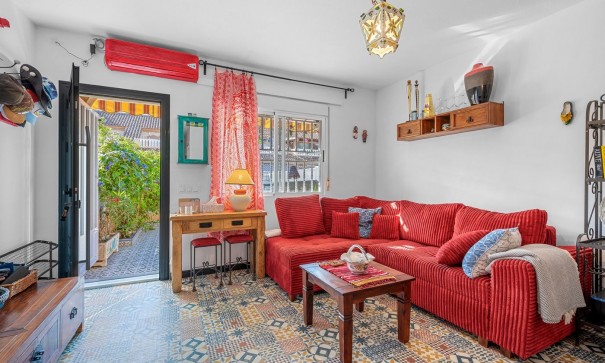 Sale - Town house -
Los Alcazares