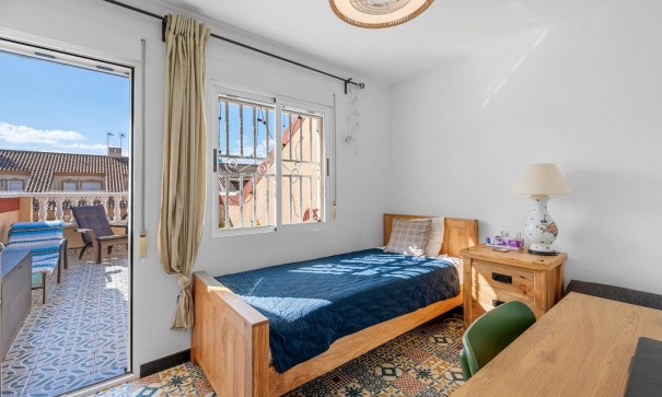 Sale - Town house -
Los Alcazares