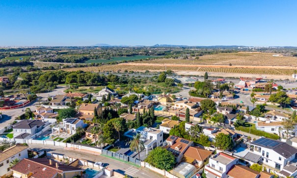 Sprzedaż - Willa wolnostojąca -
Campoamor