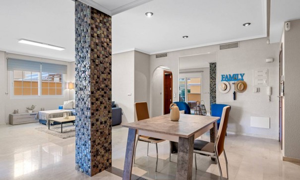 Revente - Appartement -
Cabo Roig