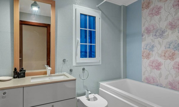 Revente - Appartement -
Cabo Roig