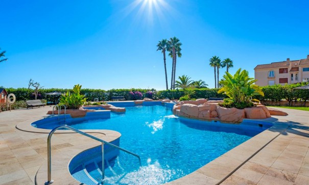 Revente - Appartement -
Cabo Roig