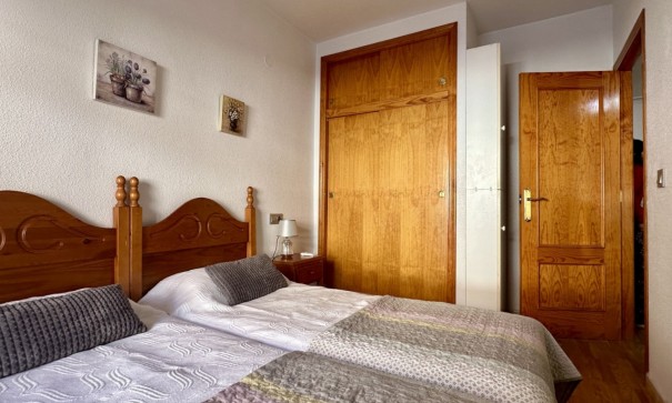 Resale - Wohnung Appartement -
Torrevieja