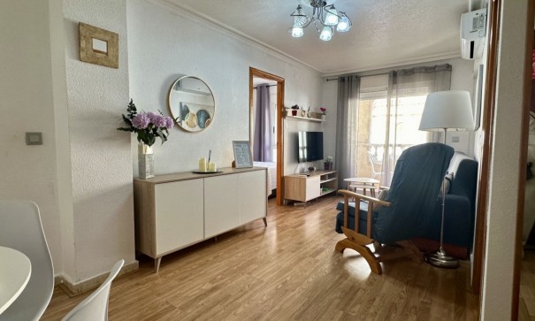 Resale - Wohnung Appartement -
Torrevieja