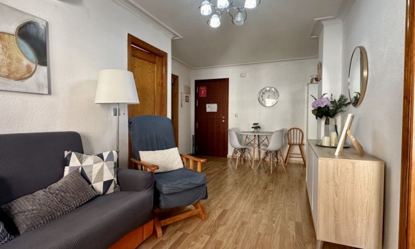 Resale - Wohnung Appartement -
Torrevieja