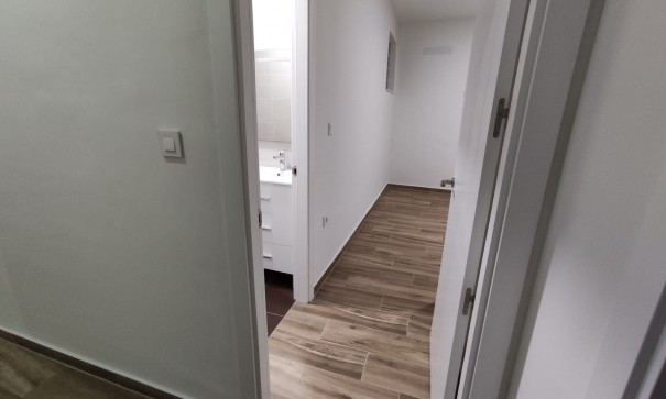 Venta - Casa de pueblo -
Petrer