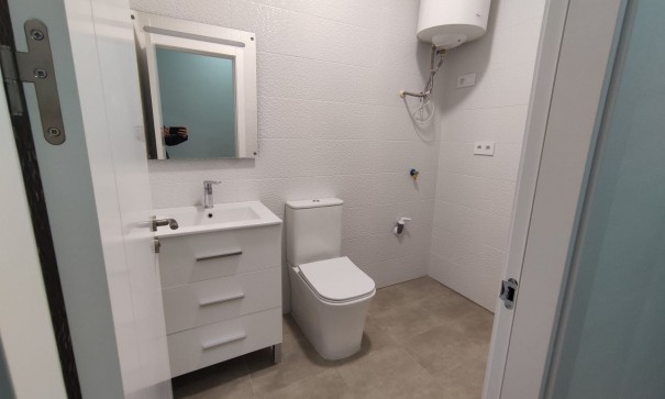 Venta - Casa de pueblo -
Petrer