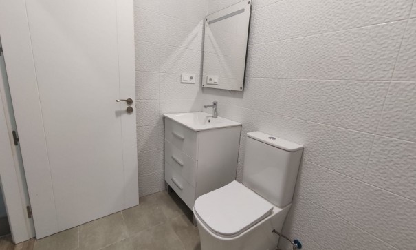 Venta - Casa de pueblo -
Petrer