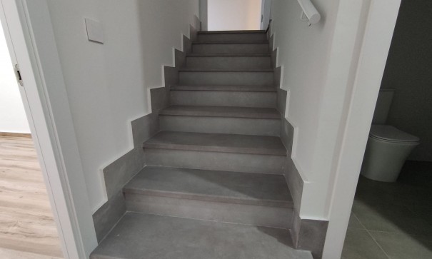 Venta - Casa de pueblo -
Petrer