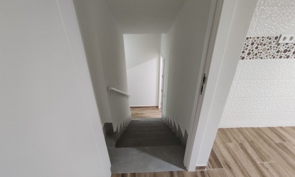 Venta - Casa de pueblo -
Petrer