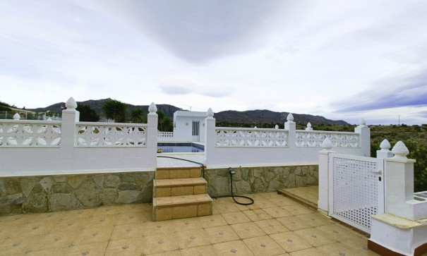 Återförsäljning - Fristående villa -
Albatera