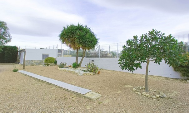 Återförsäljning - Fristående villa -
Albatera