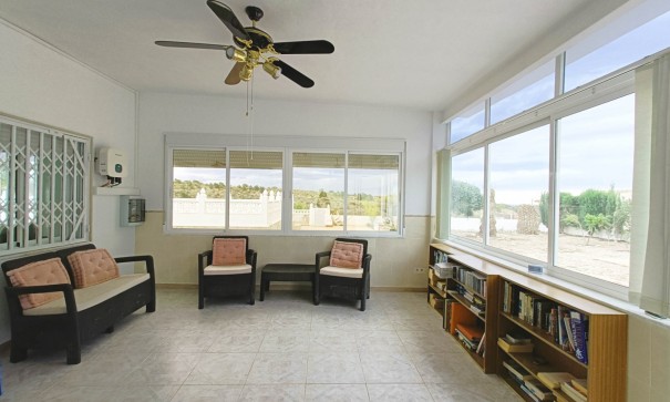 Återförsäljning - Fristående villa -
Albatera