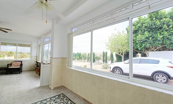 Återförsäljning - Fristående villa -
Albatera